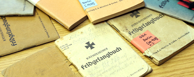 Field hmynbooks from the Second World War (photo: Stefan F. Sämmer) Field hmynbooks from the Second World War (photo: Stefan F. Sämmer)