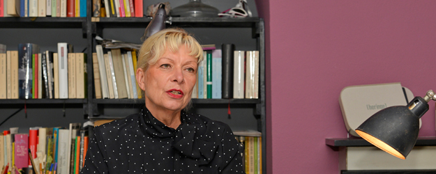 In the 1970s, Angelika Schulz-Parthu enrolled in German Studies at Johannes Gutenberg University Mainz. (photo: Uwe Feuerbach) In the 1970s, Angelika Schulz-Parthu enrolled in German Studies at Johannes Gutenberg University Mainz. (photo: Uwe Feuerbach)