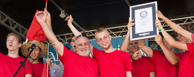 Project organizer Dr. Christian Schneider and constructor Karl-Heinz Geib celebrated the world record along with high school students from Mainz, who had helped build the ball accelerator. Project organizer Dr. Christian Schneider and constructor Karl-Heinz Geib celebrated the world record along with high school students from Mainz, who had helped build the ball accelerator.