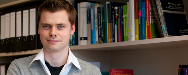 The media psychologist joined the Institute of Media and Communication Studies at JGU in February 2012 as a Junior Professor specializing in online communication. (photo: Peter Pulkowski) The media psychologist joined the Institute of Media and Communication Studies at JGU in February 2012 as a Junior Professor specializing in online communication. (photo: Peter Pulkowski)