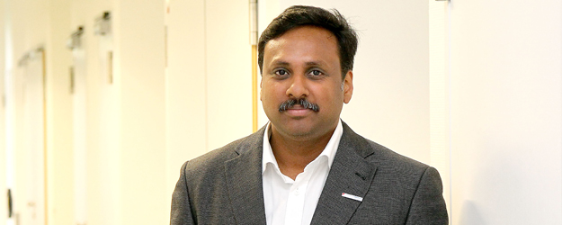 Professor Krishnaraj Rajalingam has been in Mainz since September 2014 after being awarded a Heisenberg Professorship for Cell Biology sponsored by the German Research Foundation. (photo: Stefan F. Sämmer) Professor Krishnaraj Rajalingam has been in Mainz since September 2014 after being awarded a Heisenberg Professorship for Cell Biology sponsored by the German Research Foundation. (photo: Stefan F. Sämmer)