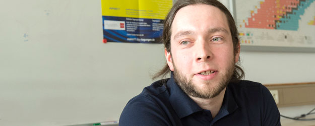 Dr. André Wenzlawski was in the control room of the Esrange Space Center in Sweden in January 2017 for the launch of the MAIUS-1 sounding rocket. (photo: Peter Pulkowski) Dr. André Wenzlawski was in the control room of the Esrange Space Center in Sweden in January 2017 for the launch of the MAIUS-1 sounding rocket. (photo: Peter Pulkowski)