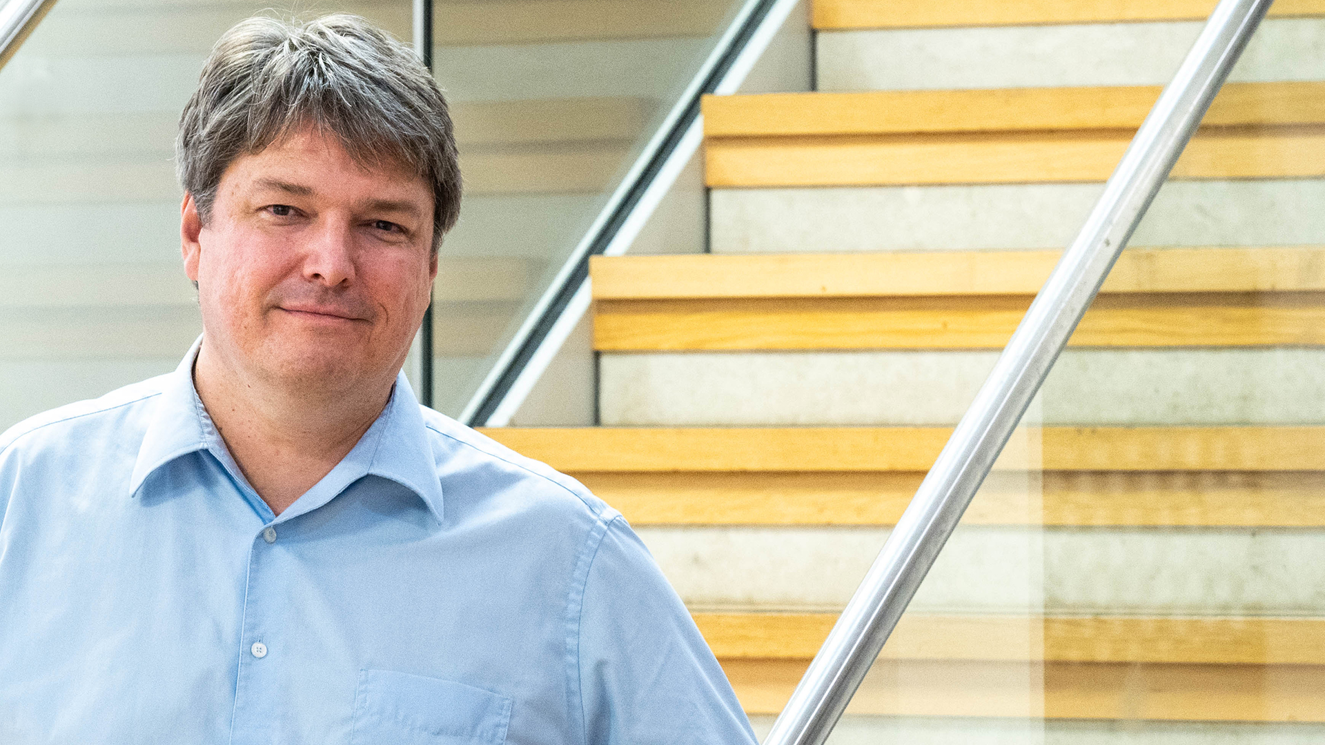 View image in original size As AI Pilot of the state of Rhineland-Palatinate, Professor Stefan Kramer aims to bring together various players in the fields of biotechnology and AI. Furthermore, he intends to generate stimuli for the development of innovative AI applications. (photo: Peter Thomas)