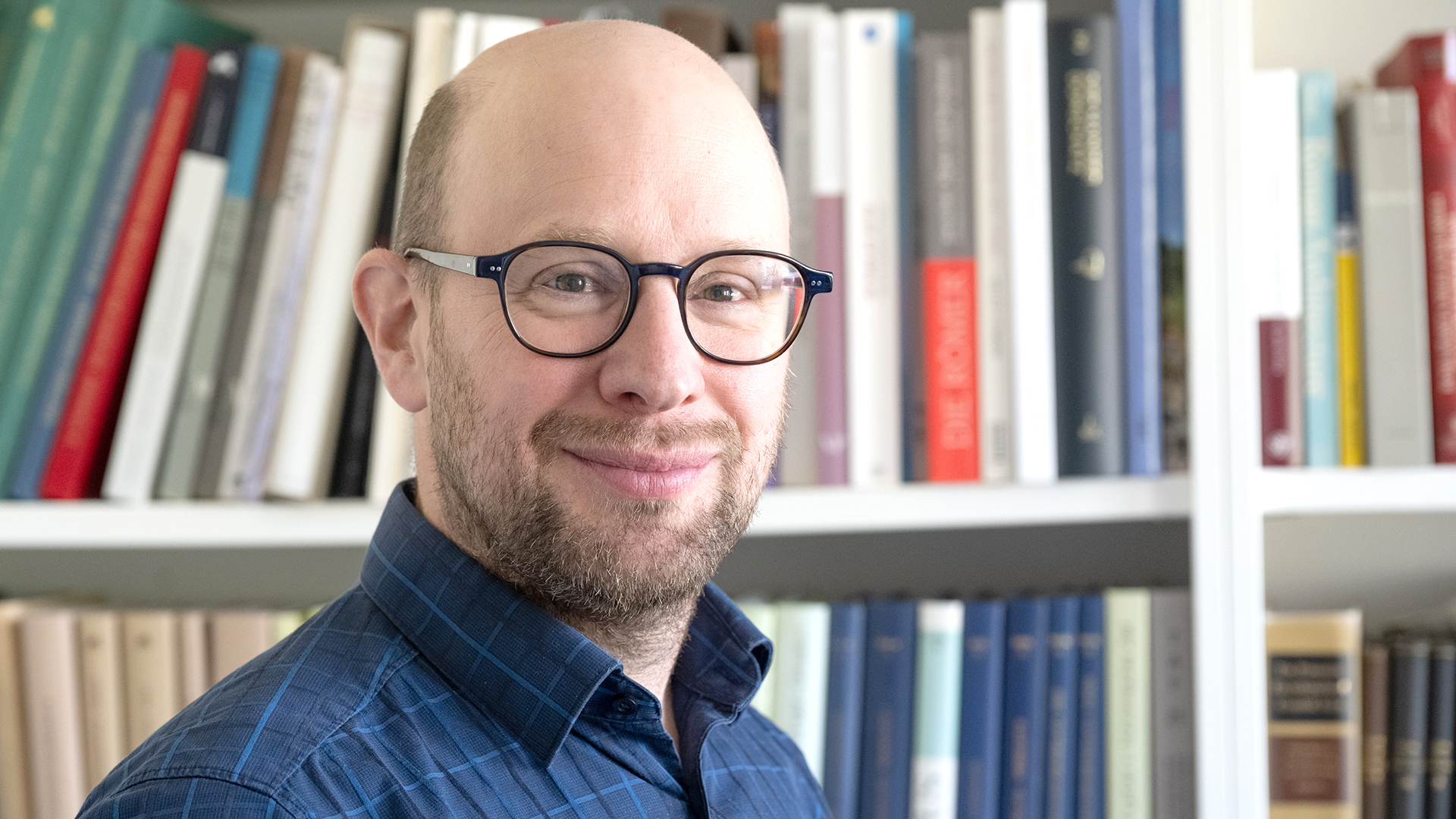 View image in original size Johannes Lipps is Professor of Classical Archaeology at Johannes Gutenberg University Mainz and has been VARM spokesperson since January 2026. (photo: Peter Thomas)