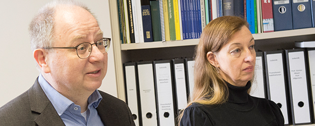 Professor Claus Arnold and Alexandra Nusser coordinate the EU project ReIReS at JGU. (photo: Peter Pulkowski)