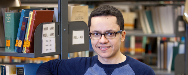 Mahmoud Hassanein has been working as a translator since 2004 and has been a research associate at the Faculty of Translation Studies, Linguistics, and Cultural Studies in Germersheim since 2013. (photo: Britta Hoff)