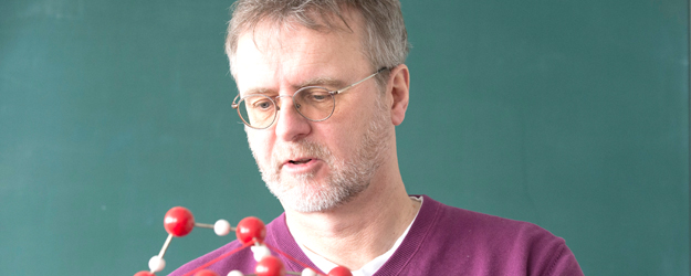 Stephan Borrmann is professor of the Institute of Atmospheric Physics at Johannes Gutenberg University Mainz (JGU) and director at the Max Planck Institute for Chemistry in Mainz. (photo: Peter Pulkowski)