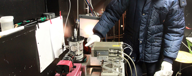 The laboratory, installed in the mid-1980s by Professor Hans R. Pruppacher, has a cold chamber and a wind tunnel. (Foto: Stefan F. Sämmer)