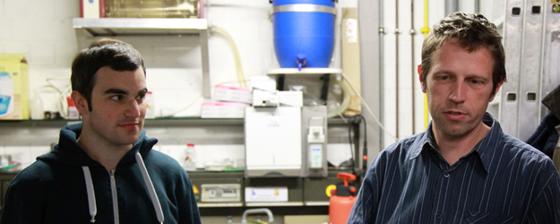 Oliver Eppers is a student at the JGU Institute of Atmospheric Physics. For his Master’s thesis, he is examining when droplets freeze in ice-cold air. (photo: Stefan F. Sämmer)