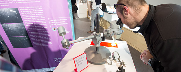 The physicists in Mainz are involved in the ATLAS experiment at CERN, where scientists analyze the smallest building blocks of matter and conduct further research on the Higgs boson. (photo: Peter Pulkowski)