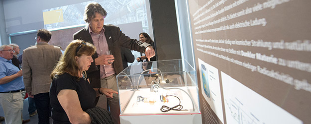 As part of the international XENON collaboration, physicists in Mainz are searching for dark matter. (photo: Peter Pulkowski)