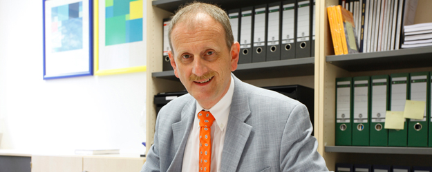 Professor Dr. Michael Kißener, professor for Contemporary History at JGU, is a co-publisher of the handbook about the history of Rhineland-Palatinate. (photo: Thomas Hartmann)